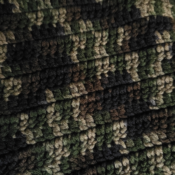 $6.49 SHIPPING Extra Long Handmade Camo Crochet Scarf - Picture 2 of 4